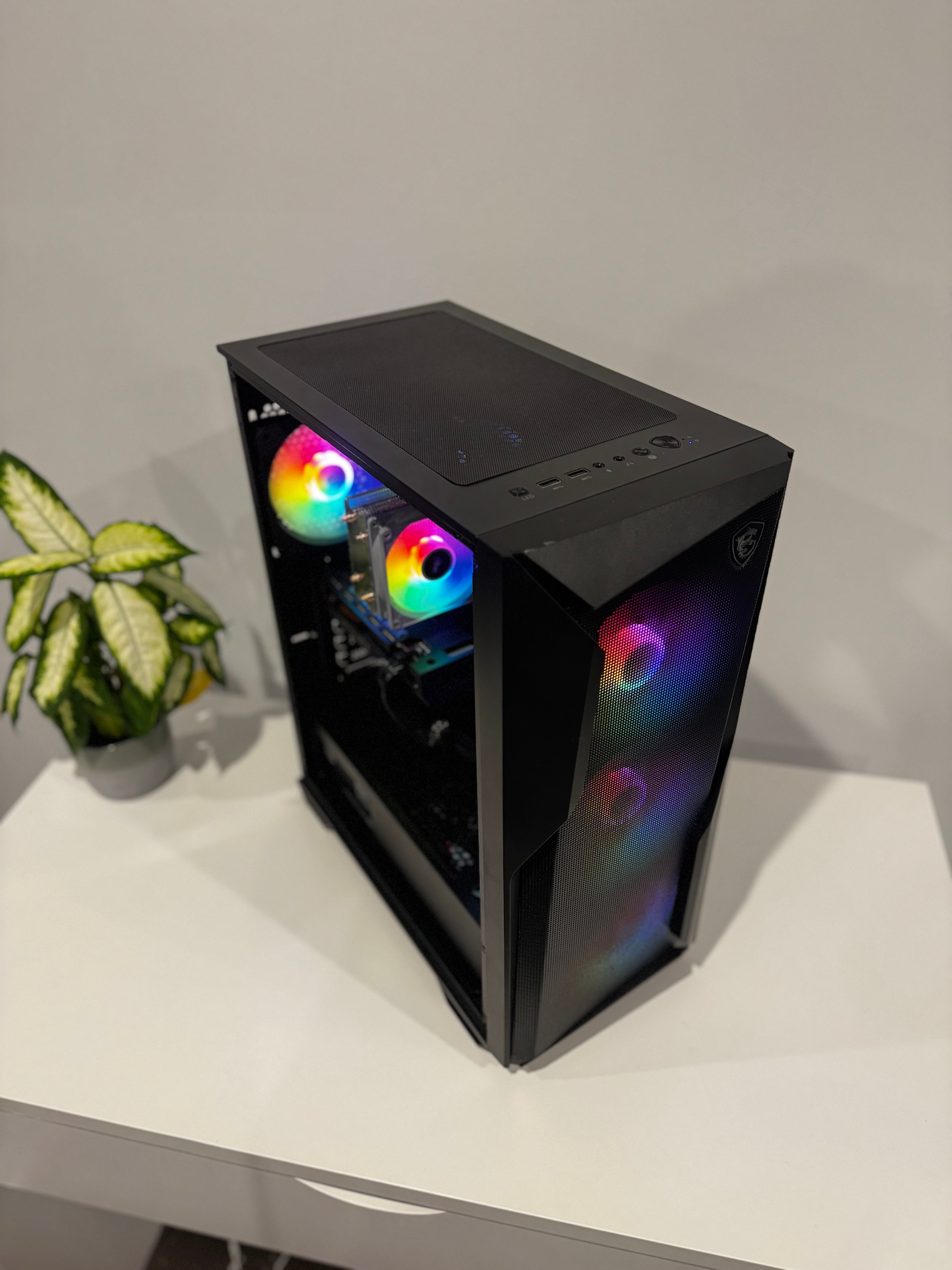 4060 8gb | i5 11500 | 16gb ram | 500gb | Win 11