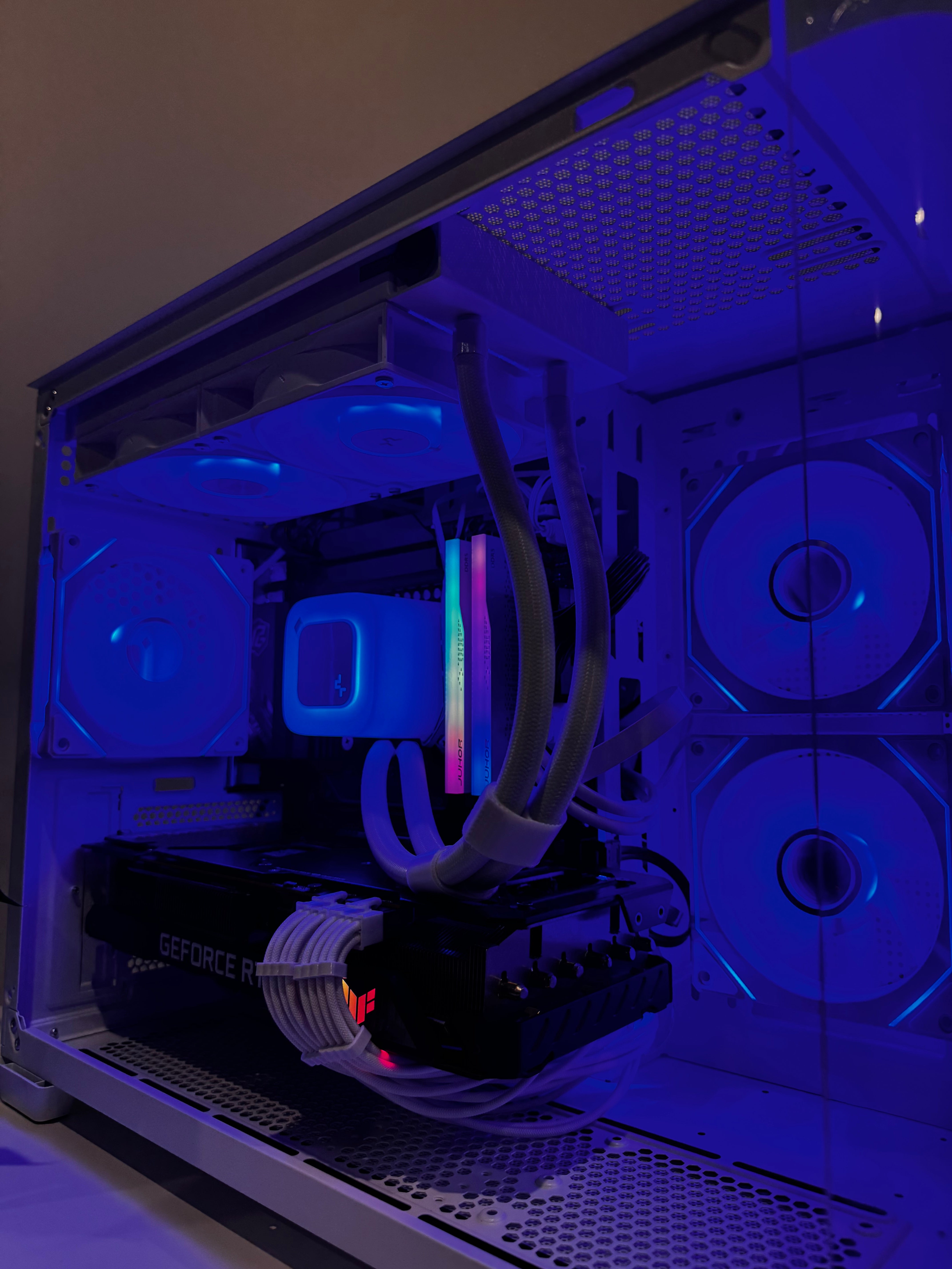 3090 24gb | i5 14600kf | 32gb ddr5 | 1tb | win 11