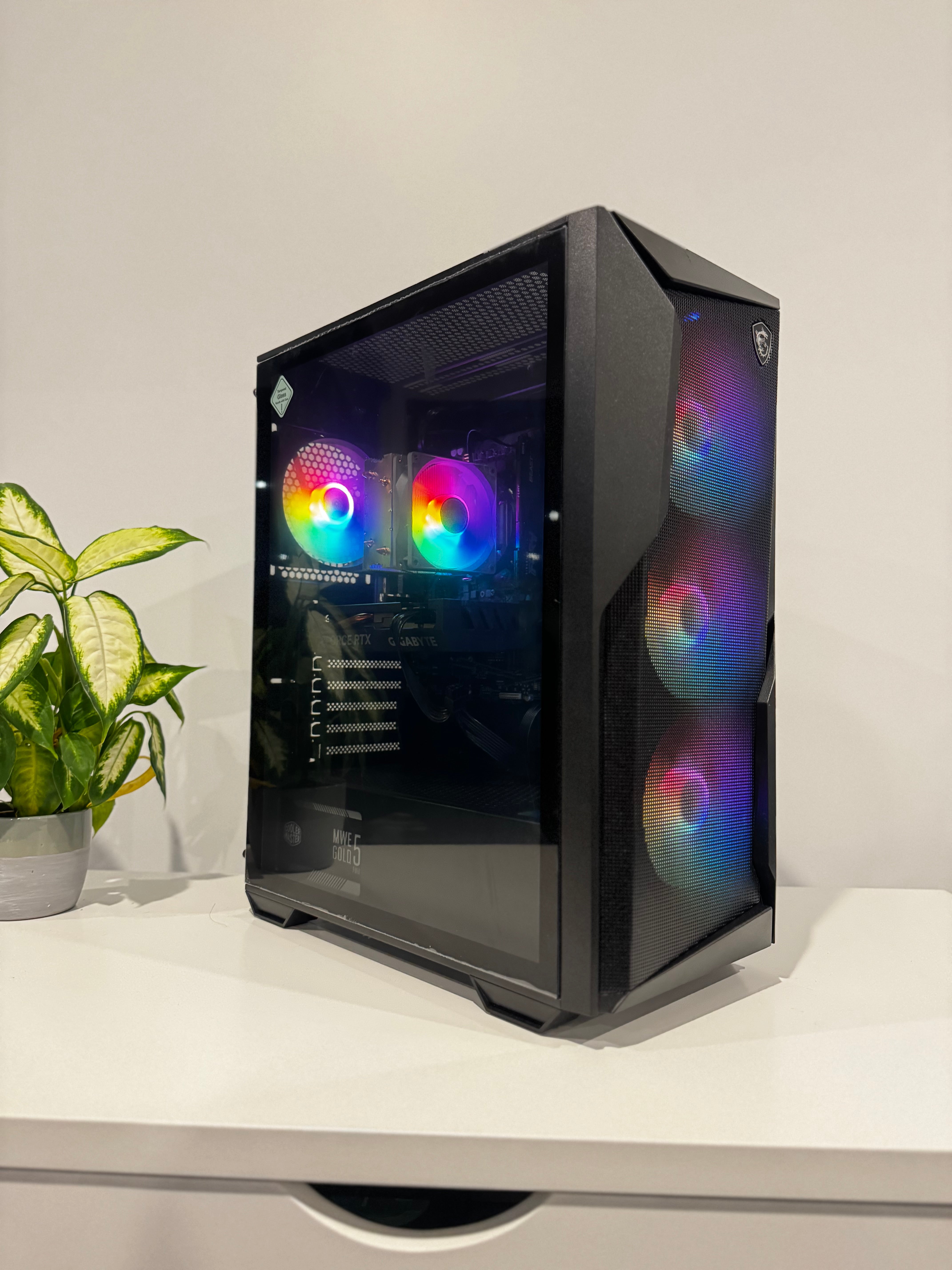 4060 8gb | i5 11500 | 16gb ram | 500gb | Win 11