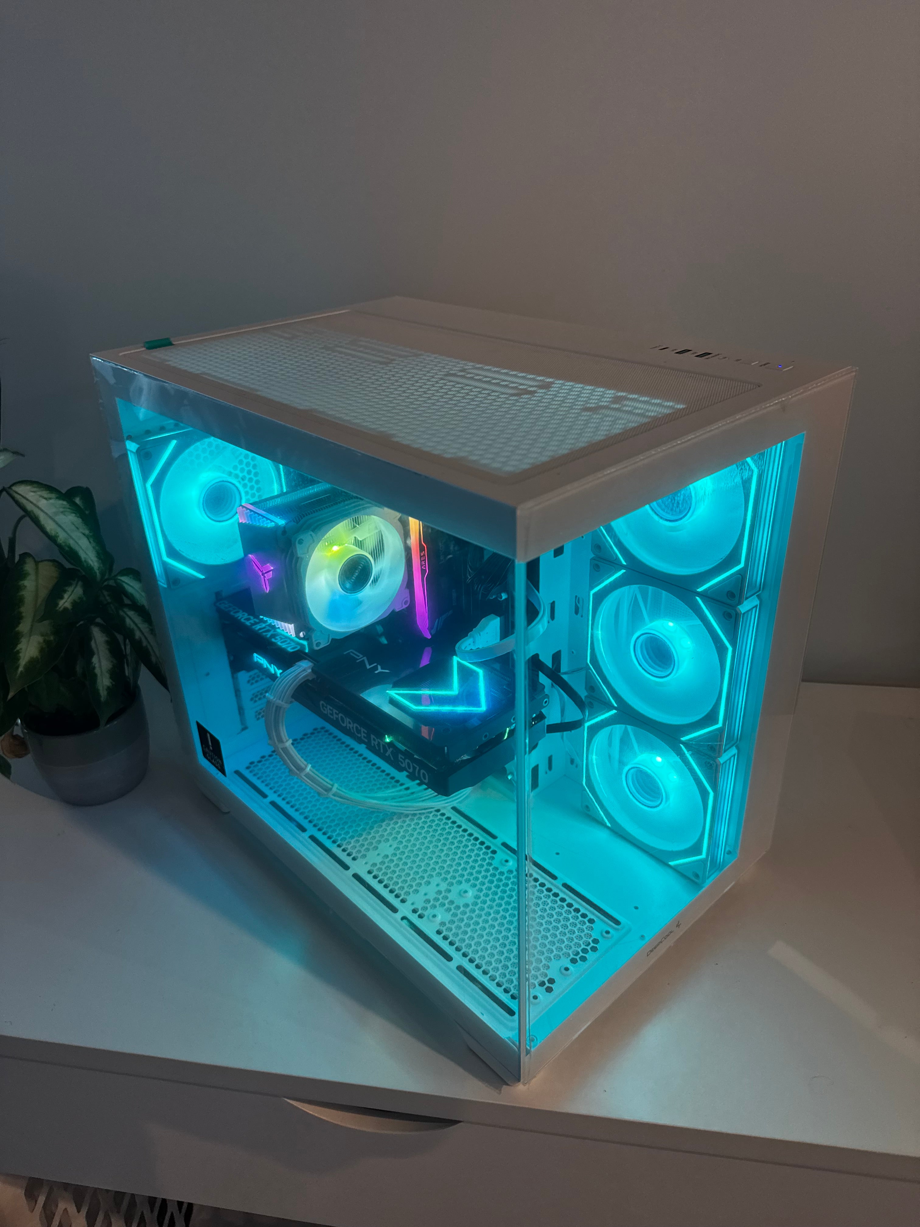 5070 12GB | i5 14600kf | 16gb ddr5 | 1tb | Win 11