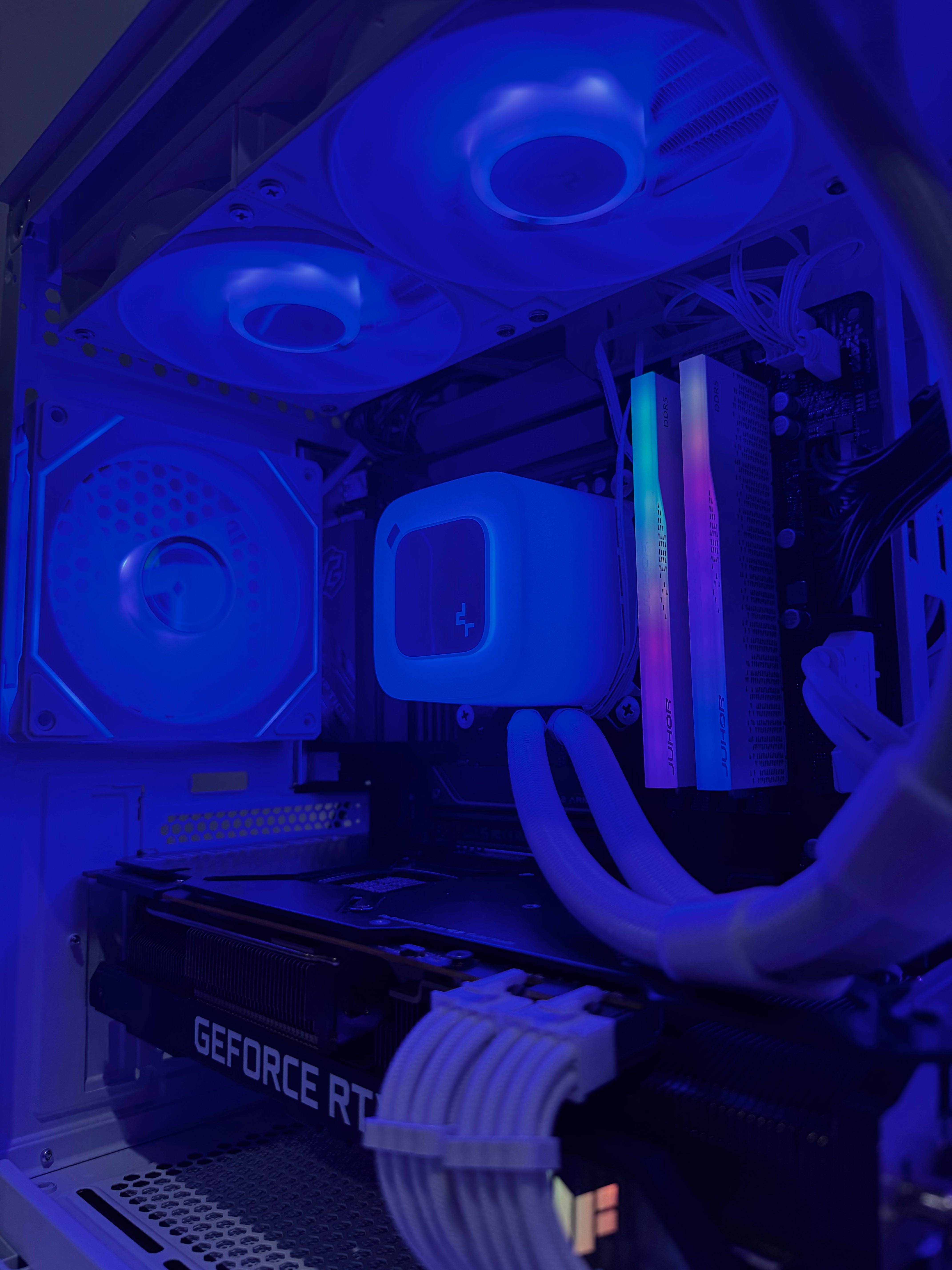 3090 24gb | i5 14600kf | 32gb ddr5 | 1tb | win 11