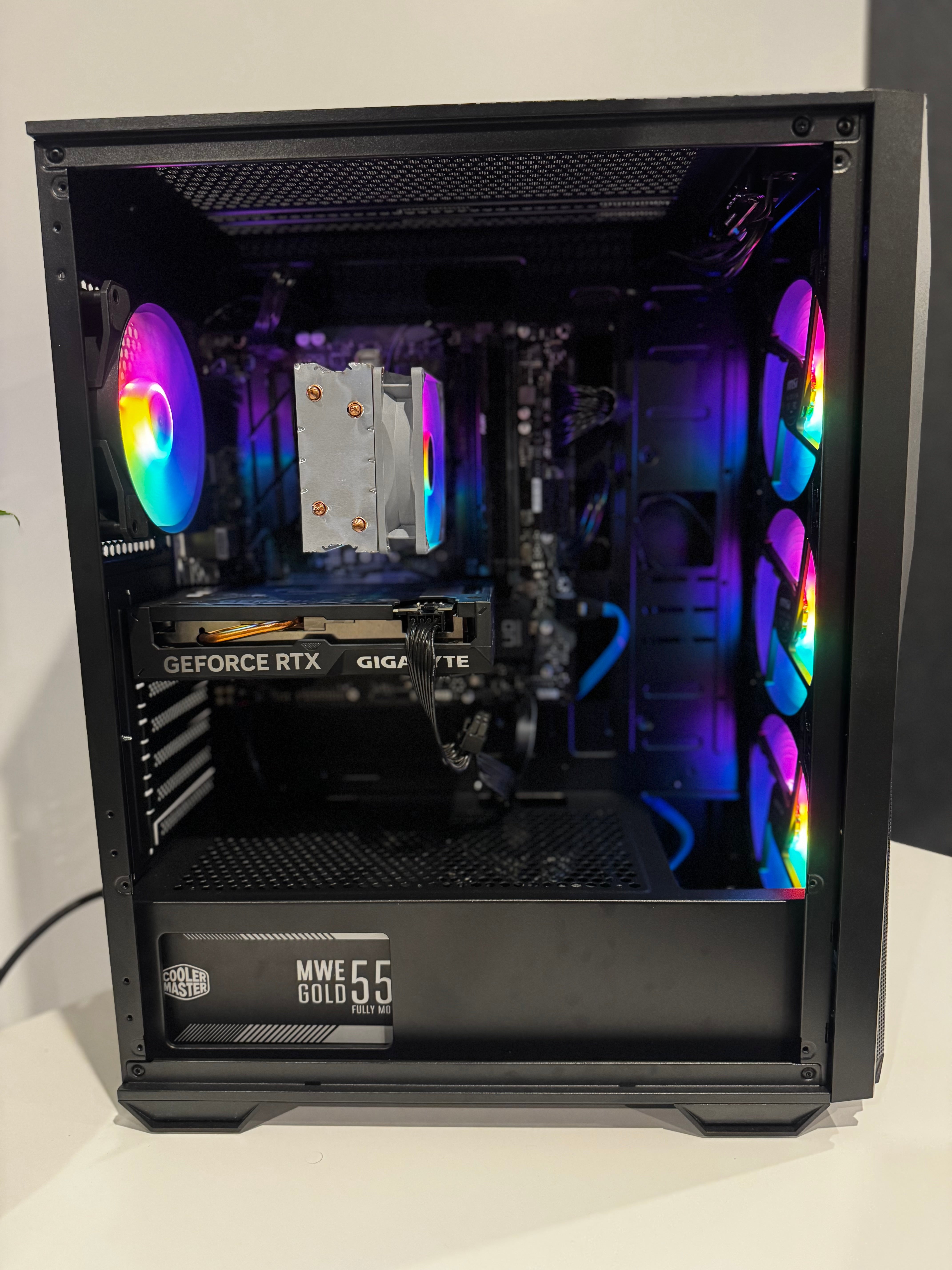 4060 8gb | i5 11500 | 16gb ram | 500gb | Win 11