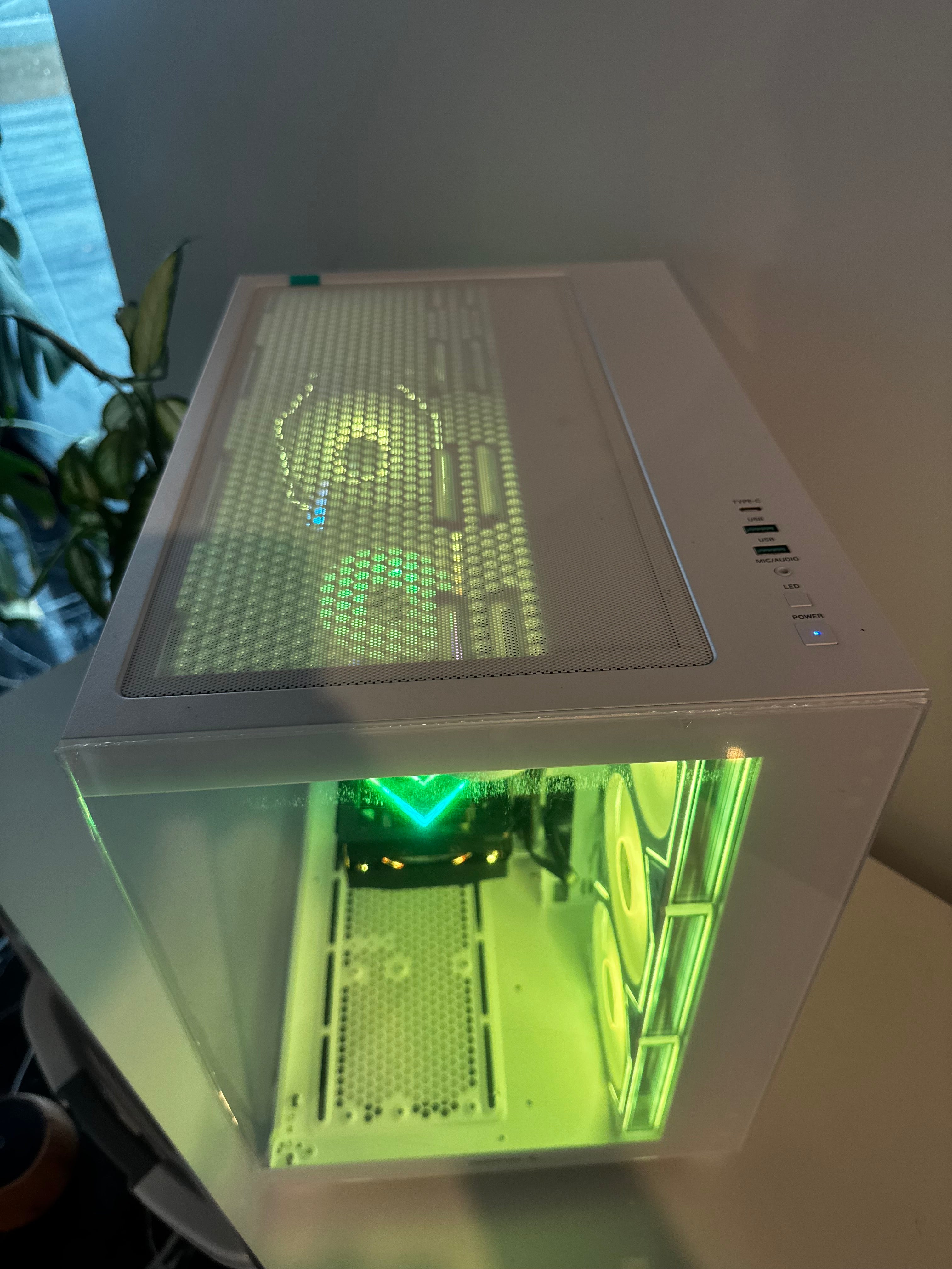 5070 12GB | i5 14600kf | 16gb ddr5 | 1tb | Win 11