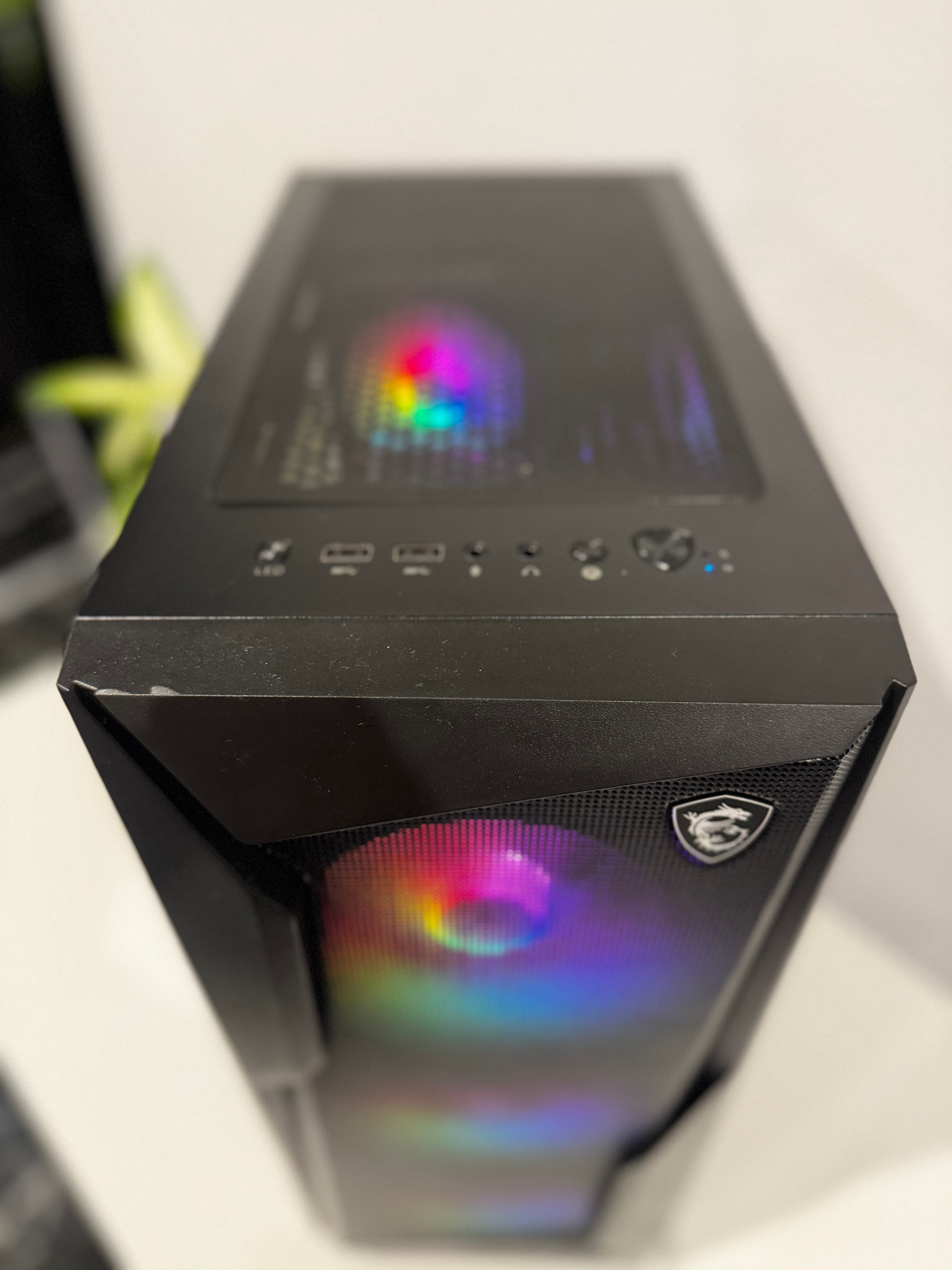 4060 8gb | i5 11500 | 16gb ram | 500gb | Win 11